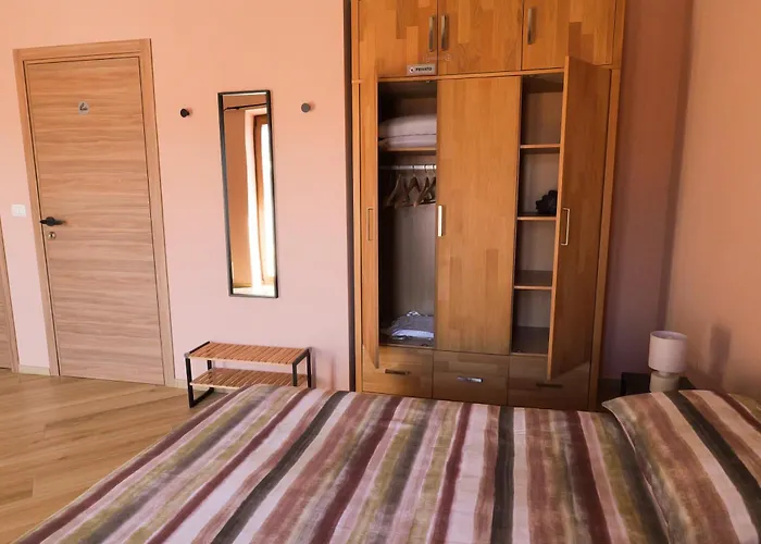 Casa V-ale